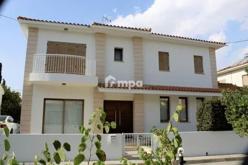 6 Bedroom House