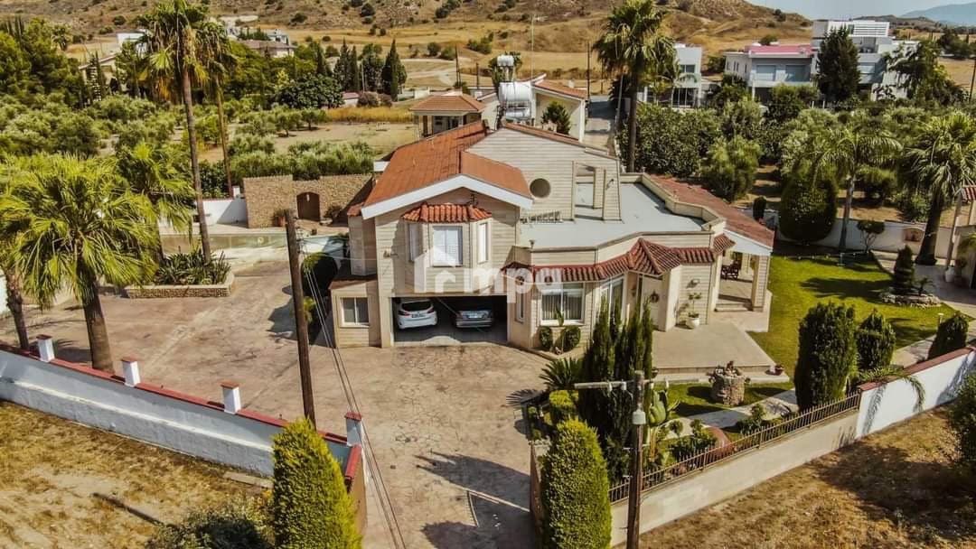 5 Bedroom House