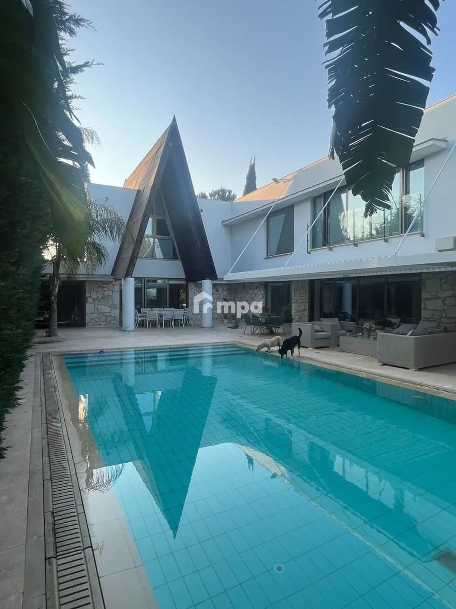 5 Bedroom House