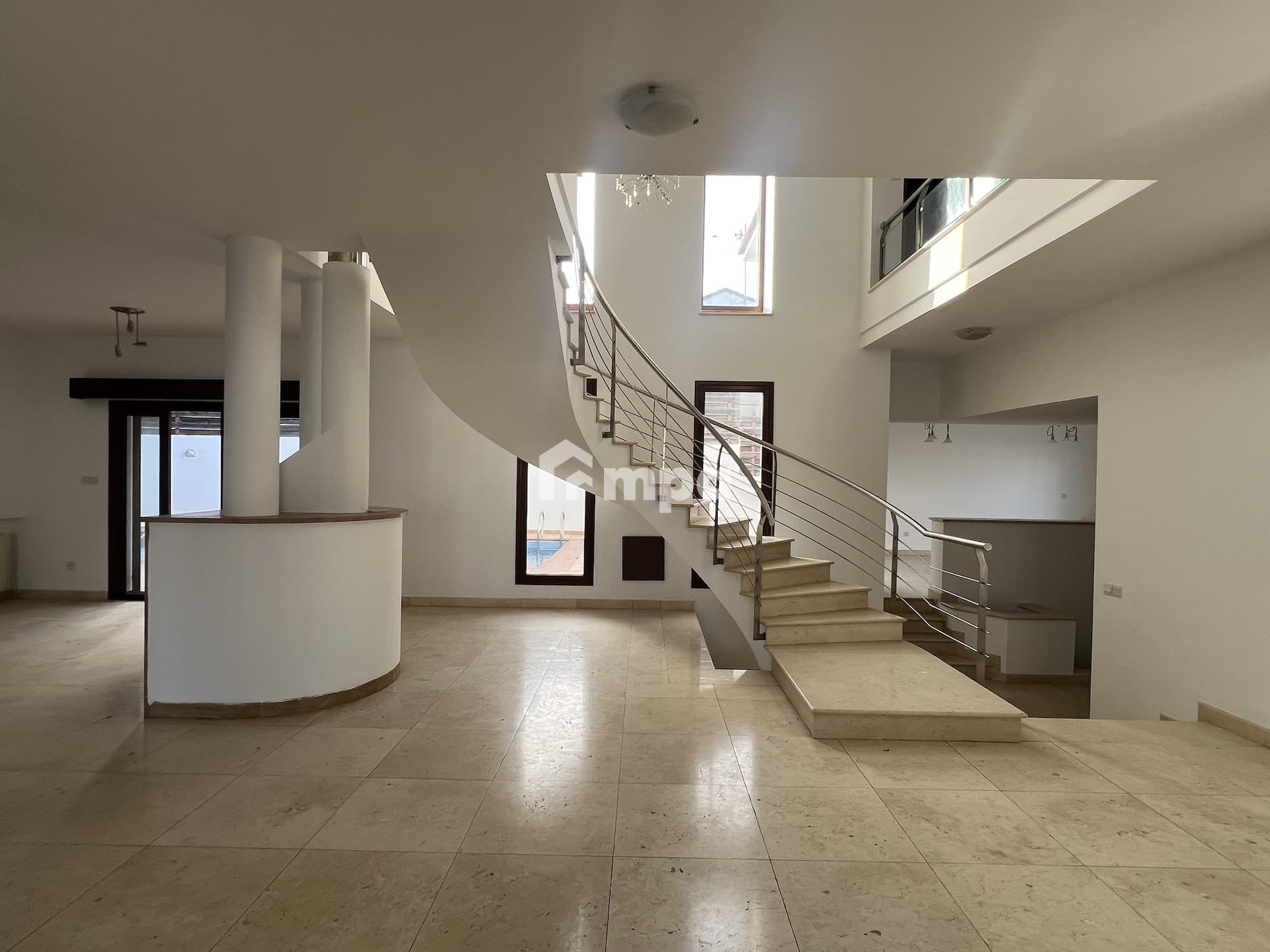 6 Bedroom House