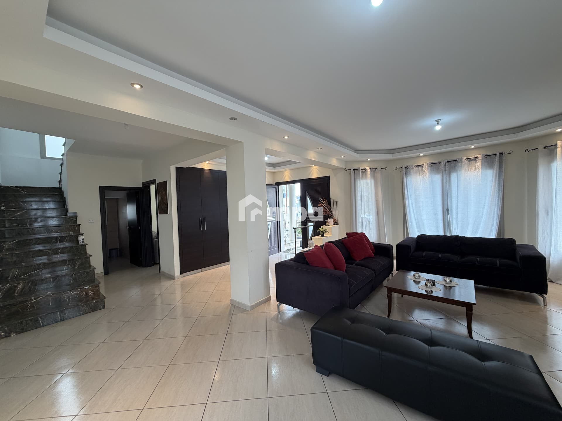 5 Bedroom House