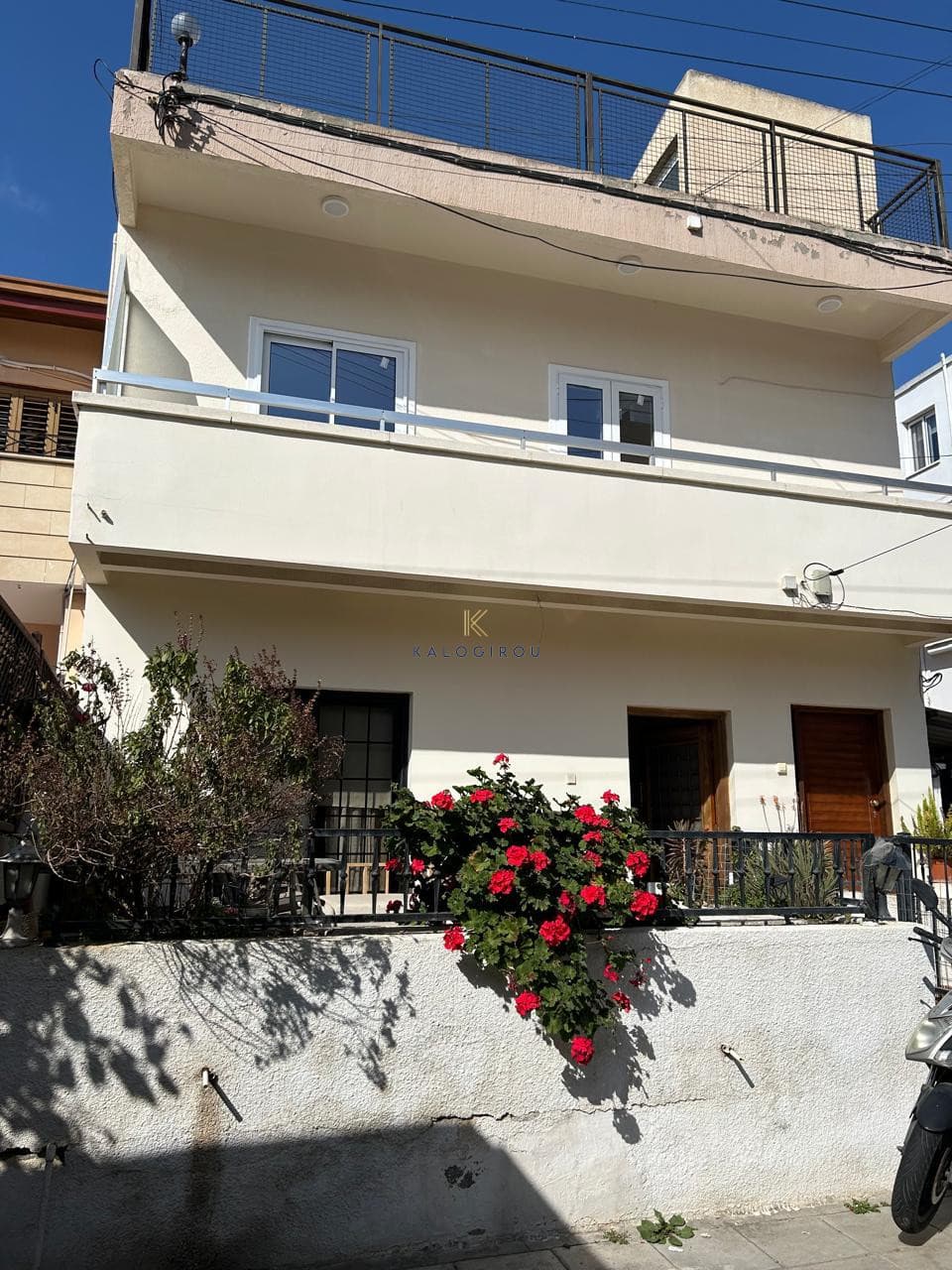 Upper Floor Three Bedroom House for Rent in Faneromeni area, Larnaca