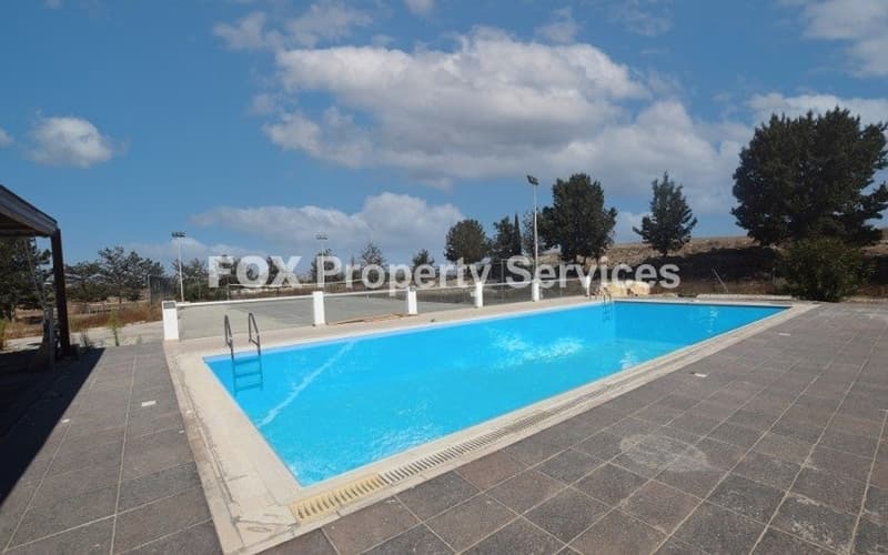 7 Bedroom Bungalow for Sale in Nicosia, Palaiometocho