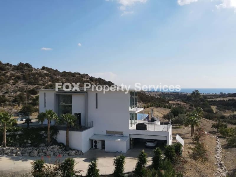 5 Bedroom Mansion Villa for Sale in Larnaca, Maroni