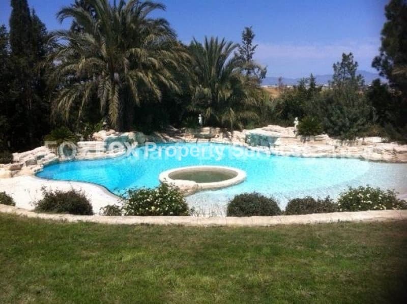 5 Bedroom Detached House for Sale in Nicosia, Latsia
