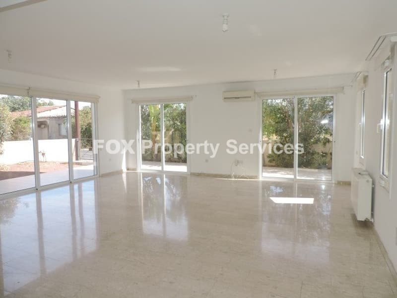 4 Bedroom Detached House for Sale in Nicosia, Strovolos