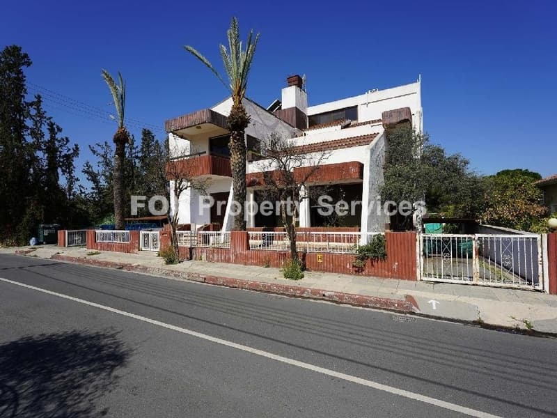 6 Bedroom Detached House for Sale in Nicosia, Aglantzia