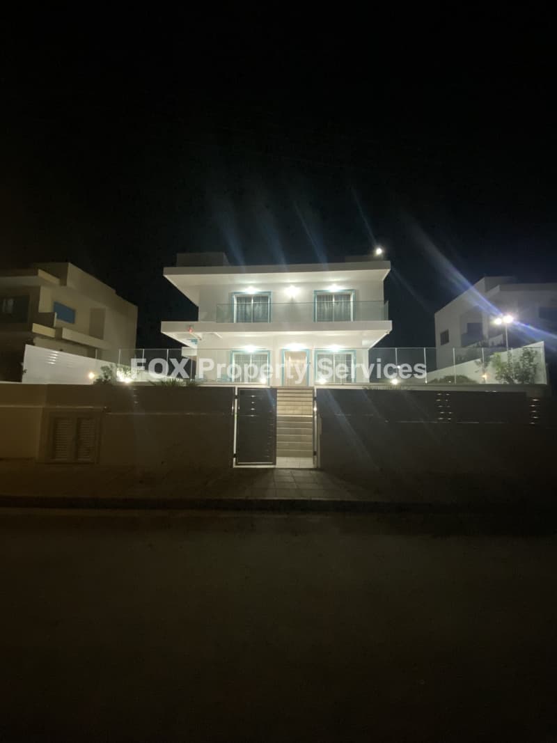 4 Bedroom Mansion Villa for Sale in Larnaca, Agios Theodoros