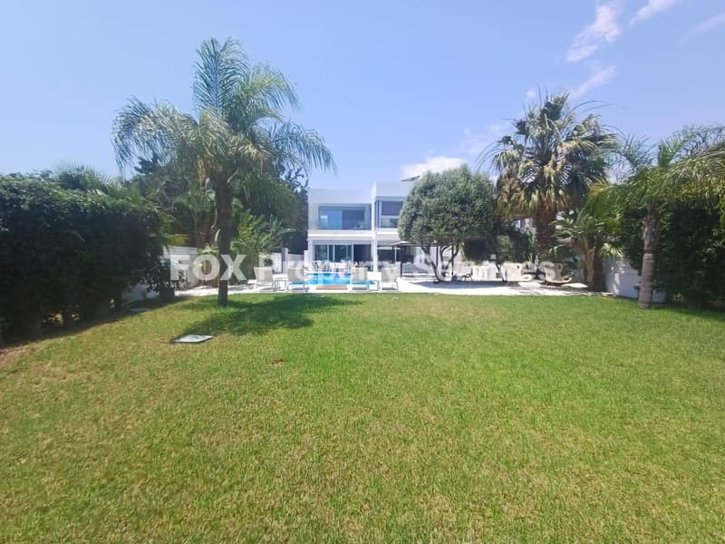 3 Bedroom Mansion Villa for Sale in Larnaca, Perivolia