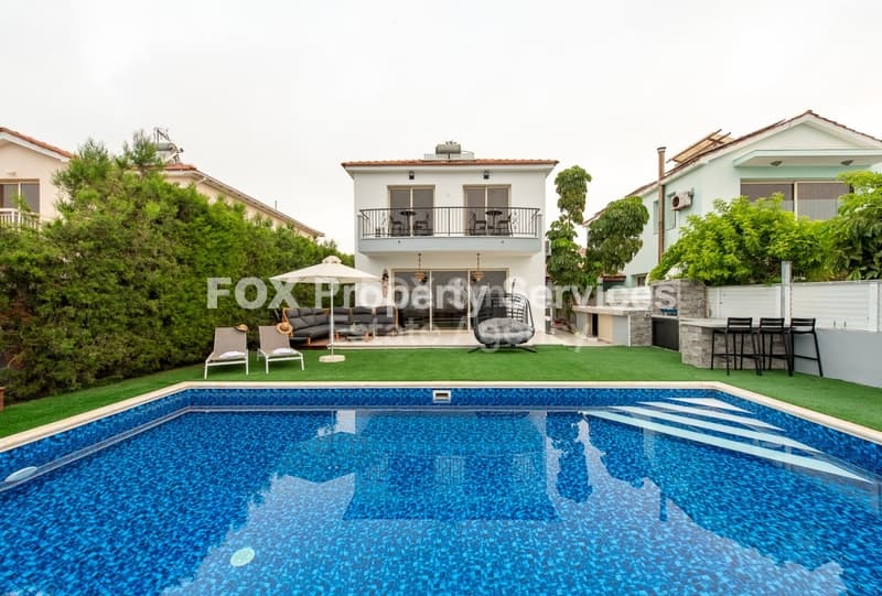 4 Bedroom Mansion Villa for Sale in Larnaca, Mazotos