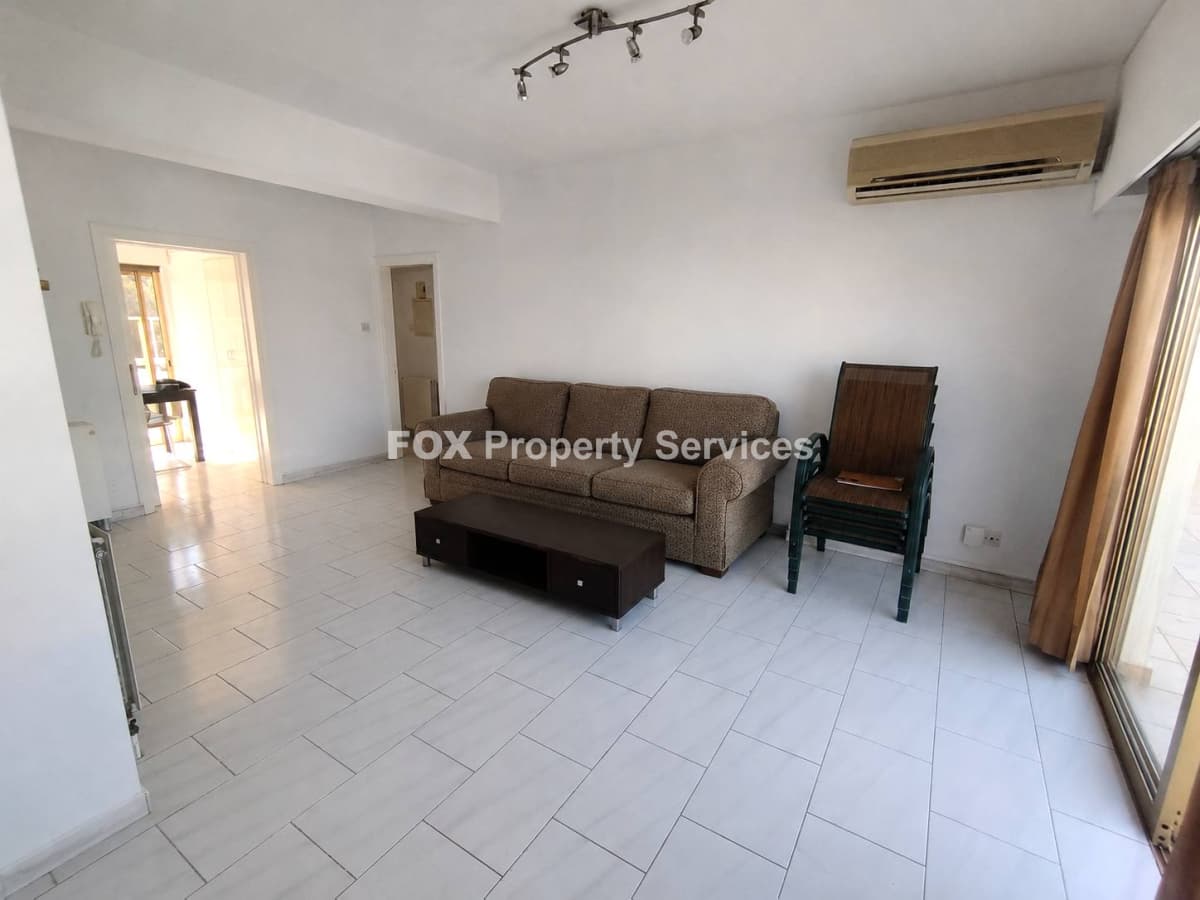 3 Bedroom Top Floor Apartment for Rent in Nicosia, Agioi Omologites