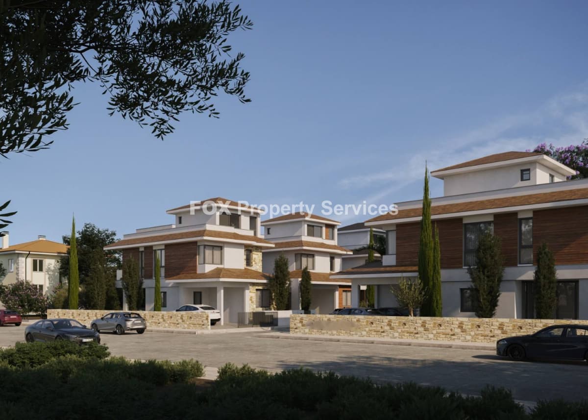 5 Bedroom Detached House for Sale in Larnaca, Dromolaxia