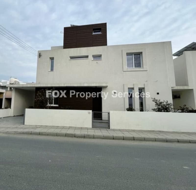 5 Bedroom Detached House for Sale in Larnaca, Livadia