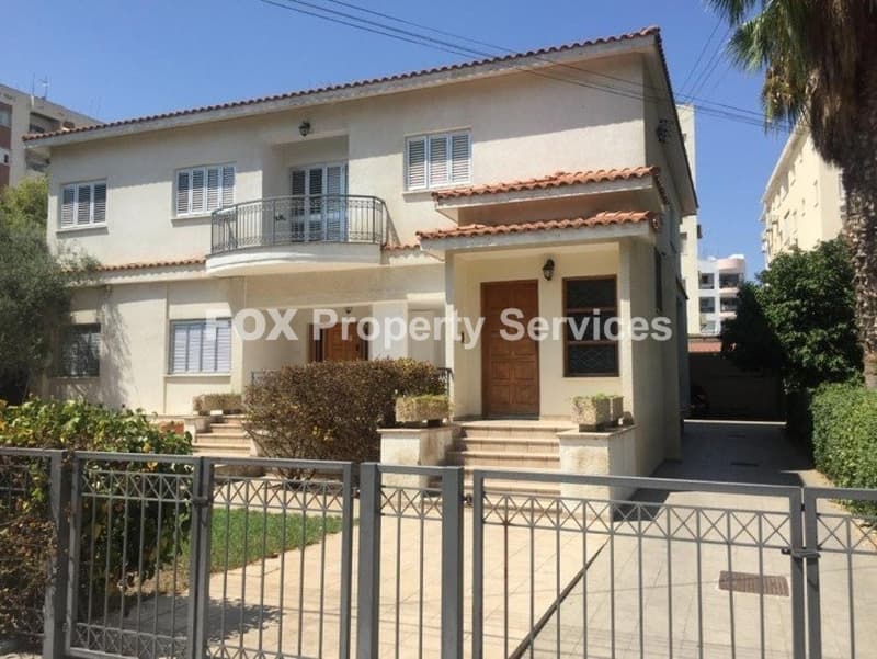 3 Bedroom Semi-Detached House for Sale in Nicosia, Acropolis