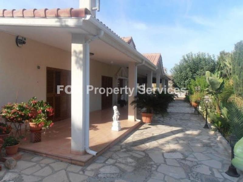 3 Bedroom House for Sale in Limassol, Foinikaria