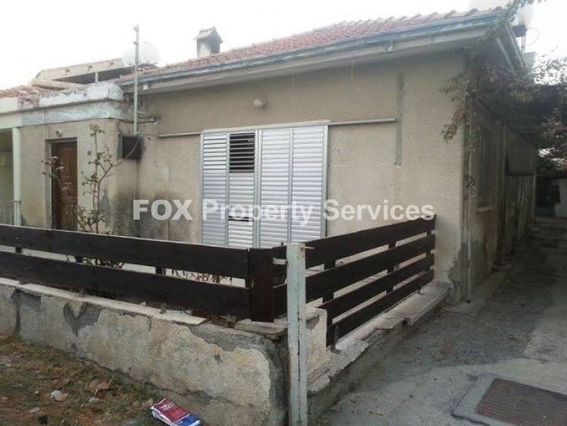 2 Bedroom Semi-Detached House for Sale in Nicosia, Palouriotissa