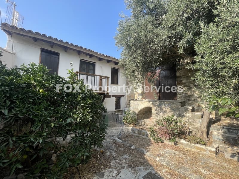 4 Bedroom Semi-Detached House for Sale in Nicosia, Kapedes