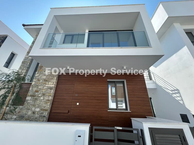 4 Bedroom Detached House for Sale in Larnaca, Dromolaxia