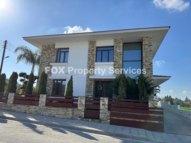 6 Bedroom Maisonette House for Sale in Larnaca, Alethriko