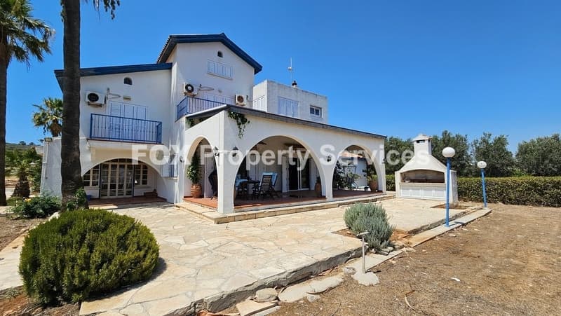 6 Bedroom Maisonette House for Rent in Famagusta, Protaras