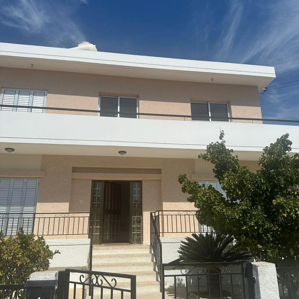 3-bedrooms apartments for long term rent in Limassol, Cyprus