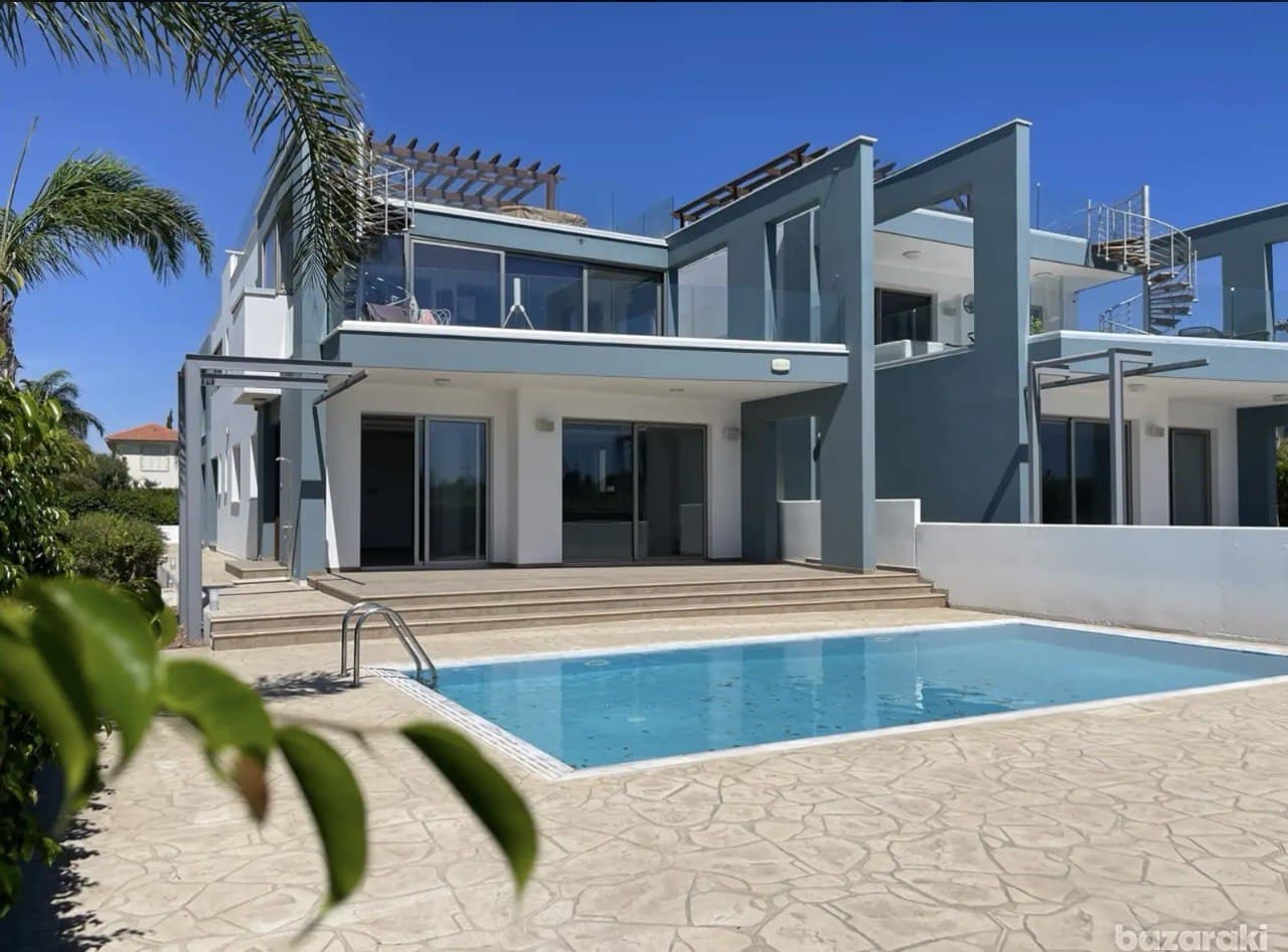 3-bedrooms apartments in Larnaca, Cyprus.