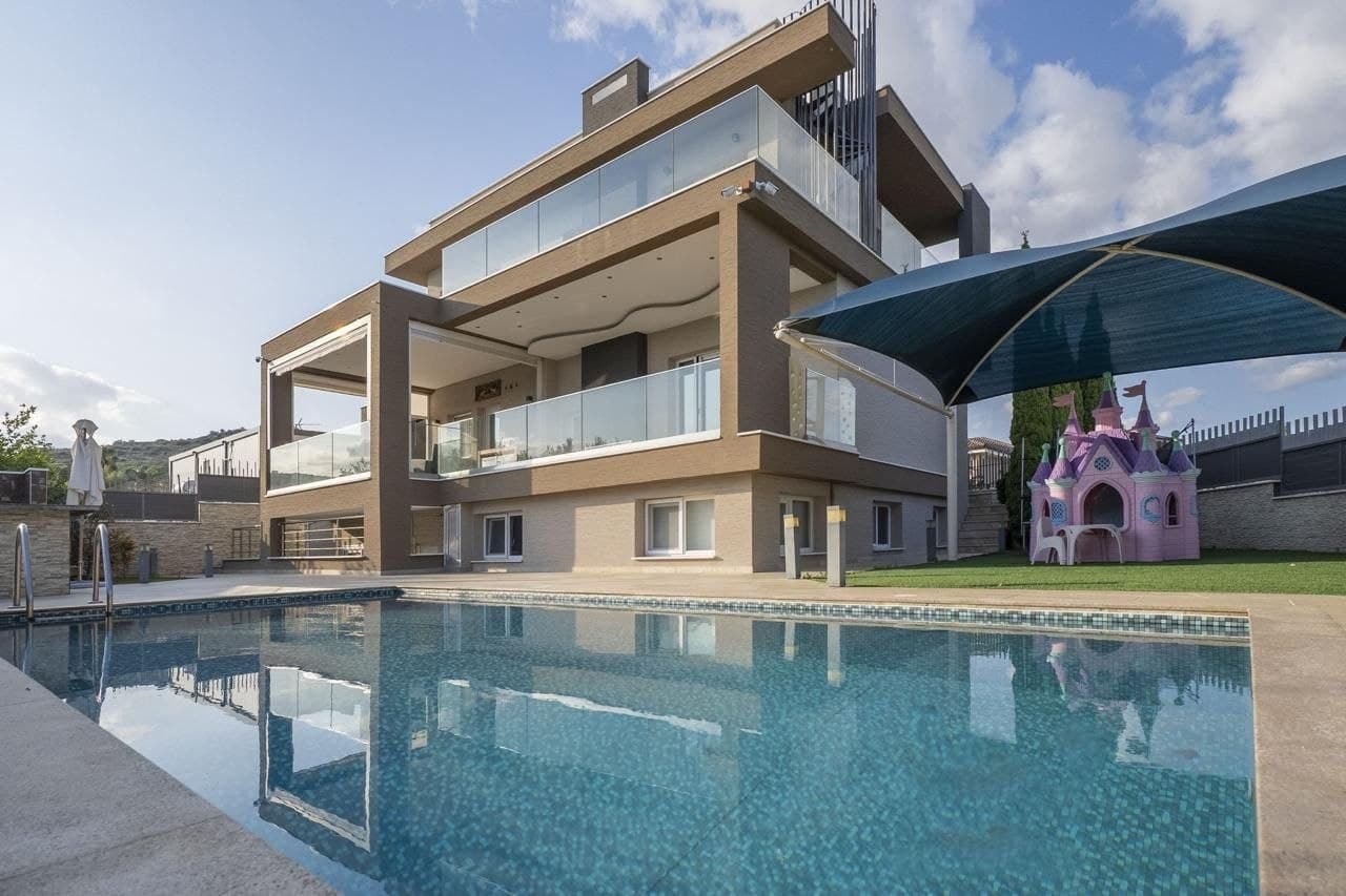 5-bedrooms house for long term rent in Limassol, Cyprus