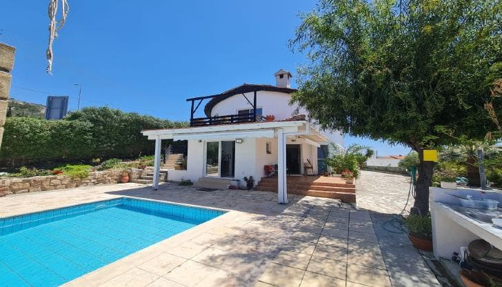 6-bedrooms house in Paphos, Cyprus.