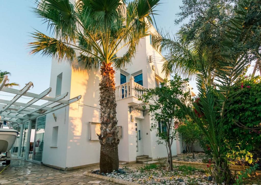 4-bedrooms house in Larnaca, Cyprus.