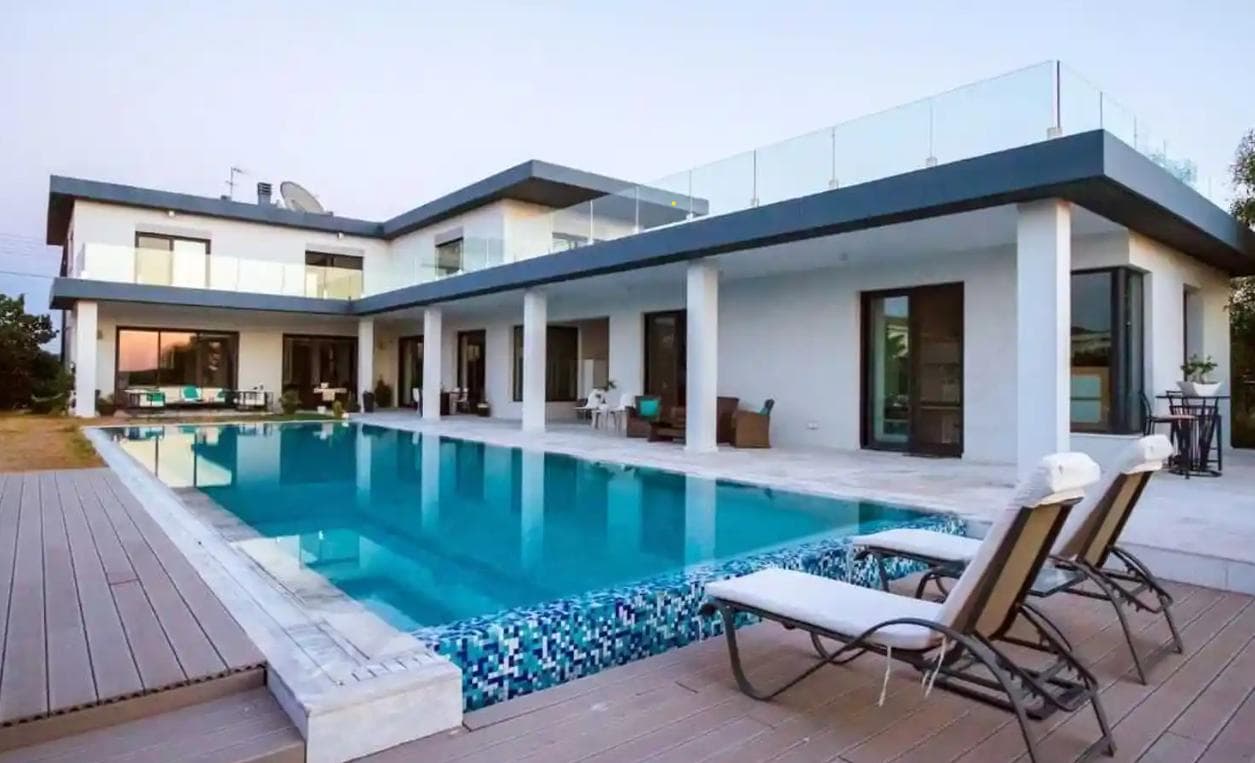 8-bedrooms house for long term rent in Nicosia, Cyprus