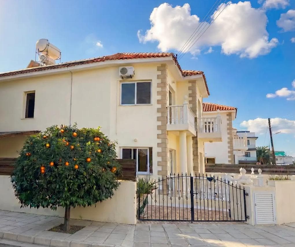 5-bedrooms house in Larnaca, Cyprus.