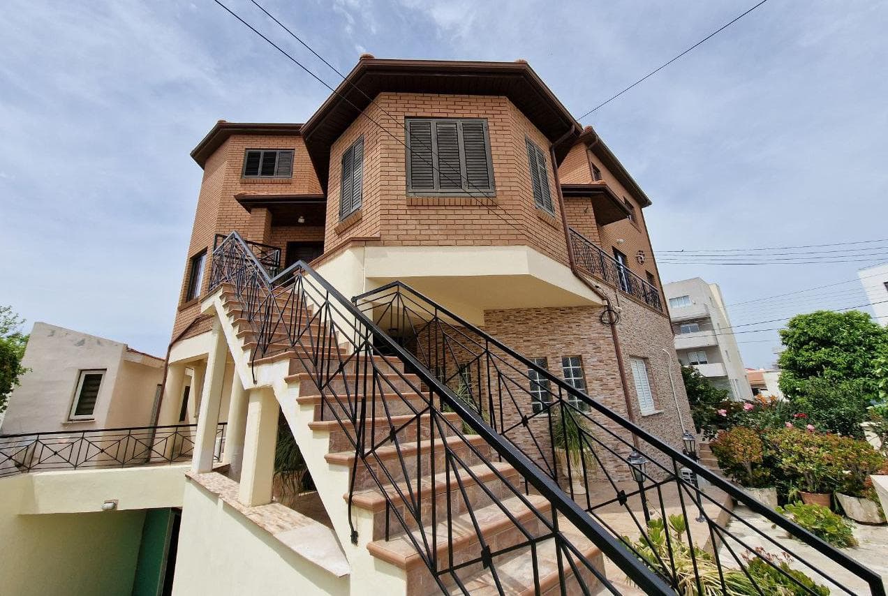 8-bedrooms house in Nicosia, Cyprus.