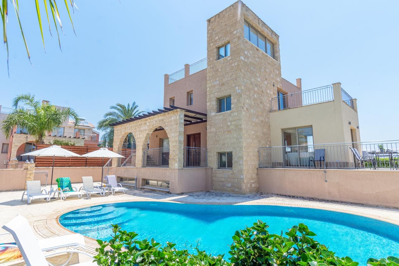 4-bedrooms house for long term rent in Paphos, Cyprus