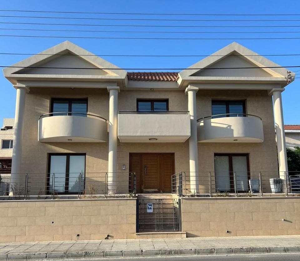 3-bedrooms apartments for long term rent in Limassol, Cyprus