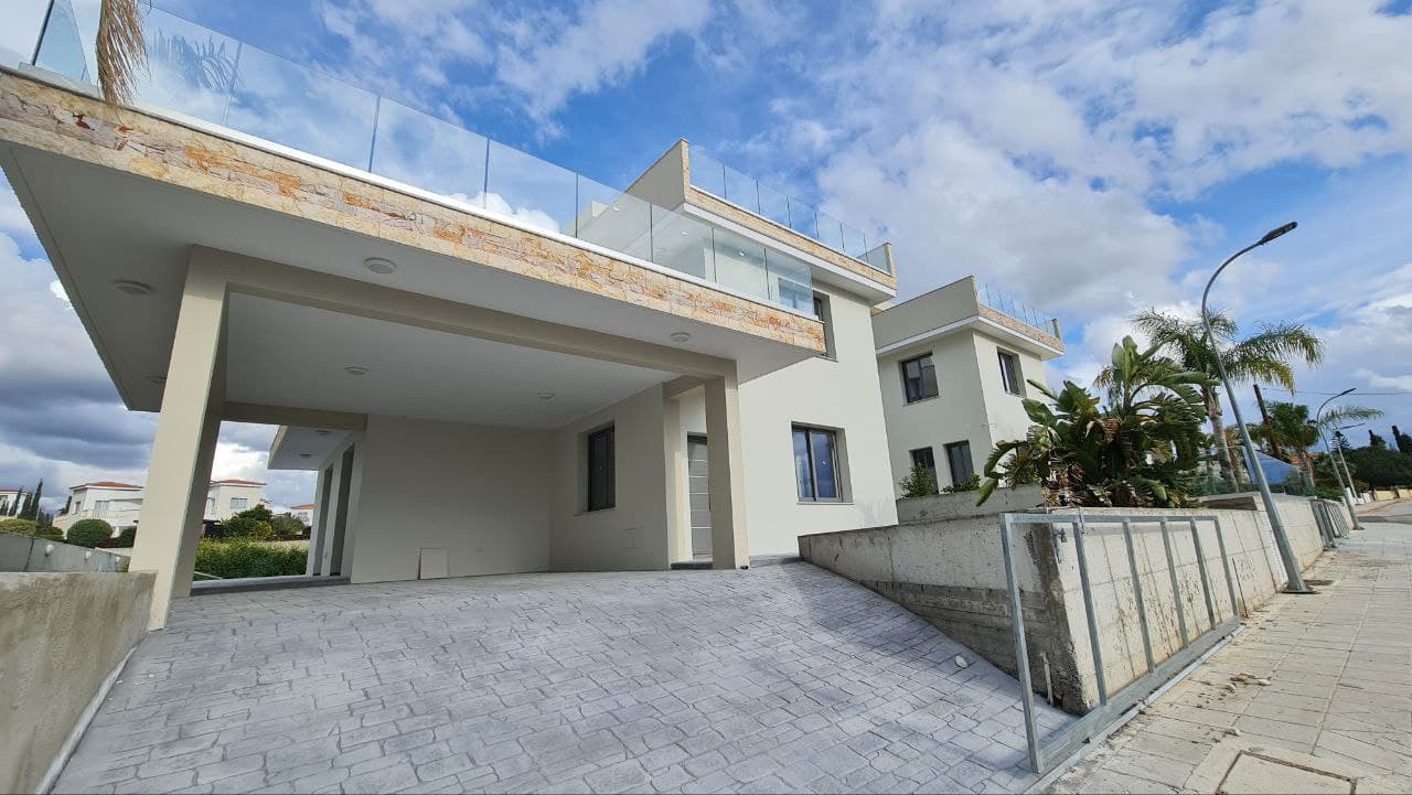 4-bedrooms house in Paphos, Cyprus.