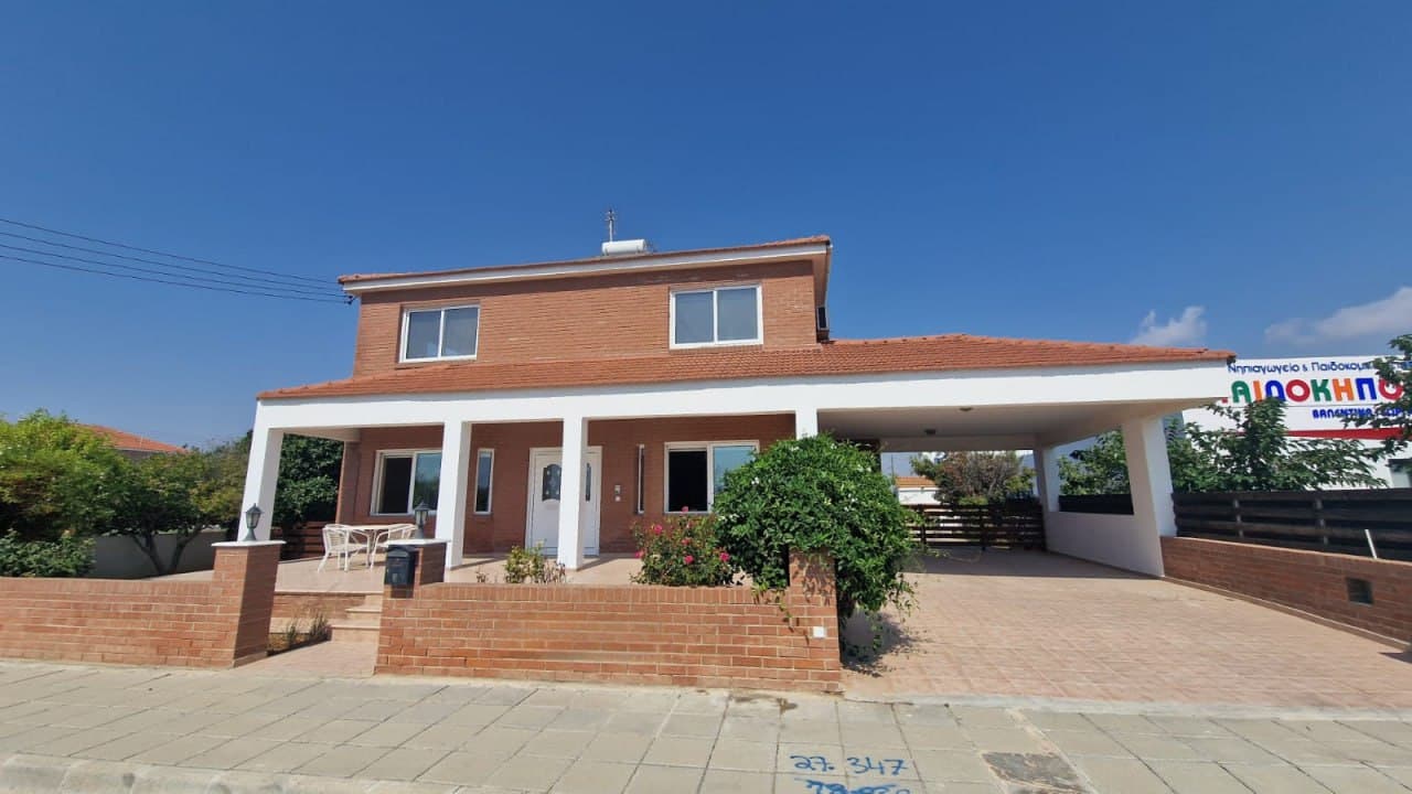 4-bedrooms house in Larnaca, Cyprus.