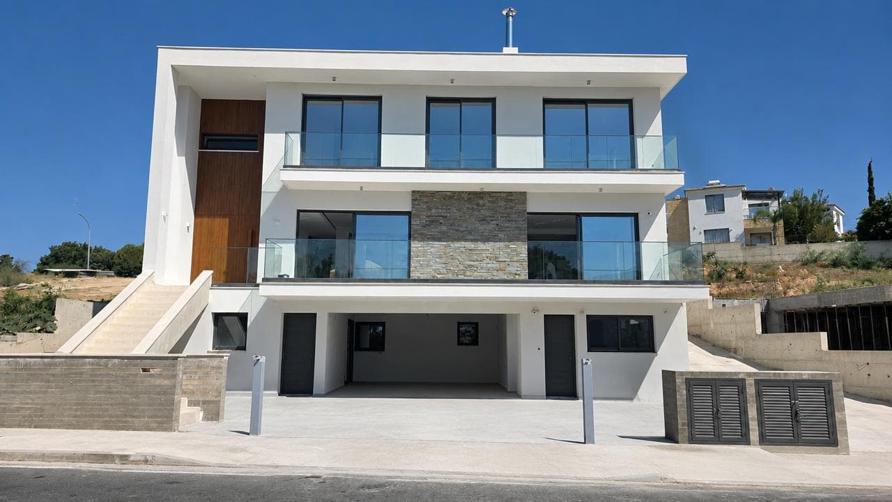 6-bedrooms house in Paphos, Cyprus.