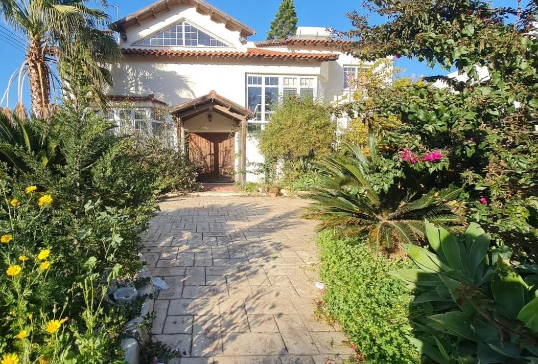 4-bedrooms house in Larnaca, Cyprus.