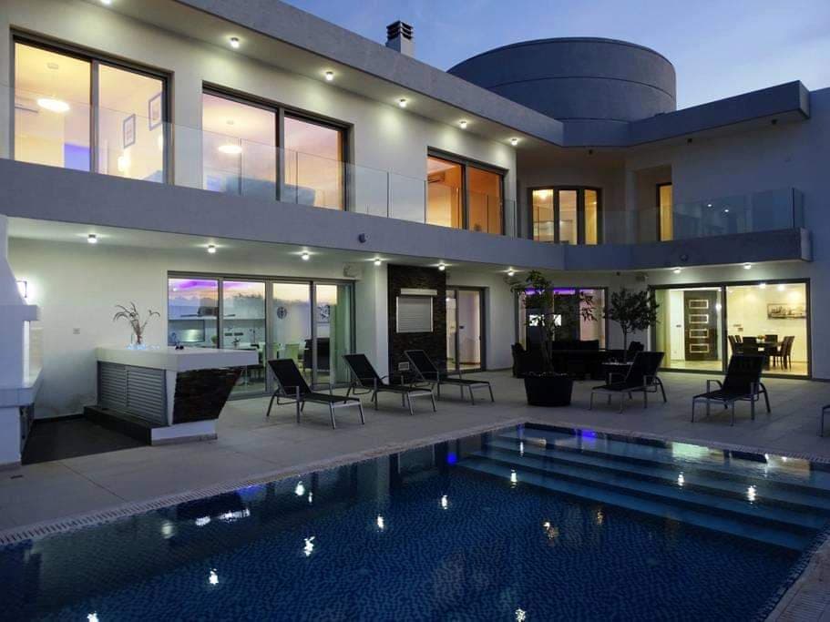 6-bedrooms house in Larnaca, Cyprus.
