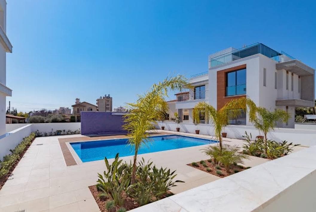 3-bedrooms apartments in Limassol, Cyprus.