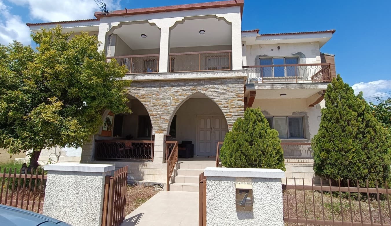 6-bedrooms house in Larnaca, Cyprus.
