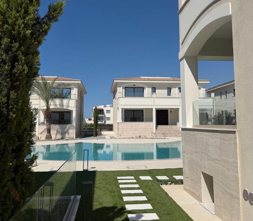 6-bedrooms house in Larnaca, Cyprus.