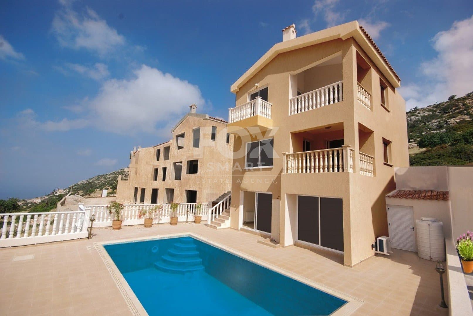 6 Bedroom Detached House for Sale in Paphos, Peyia