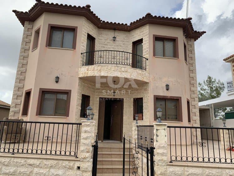 6 Bedroom Detached House for Sale in Limassol, Sotira Lemesou