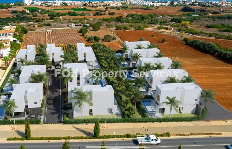 3 Bedroom Mansion Villa for Sale in Famagusta, Paralimni