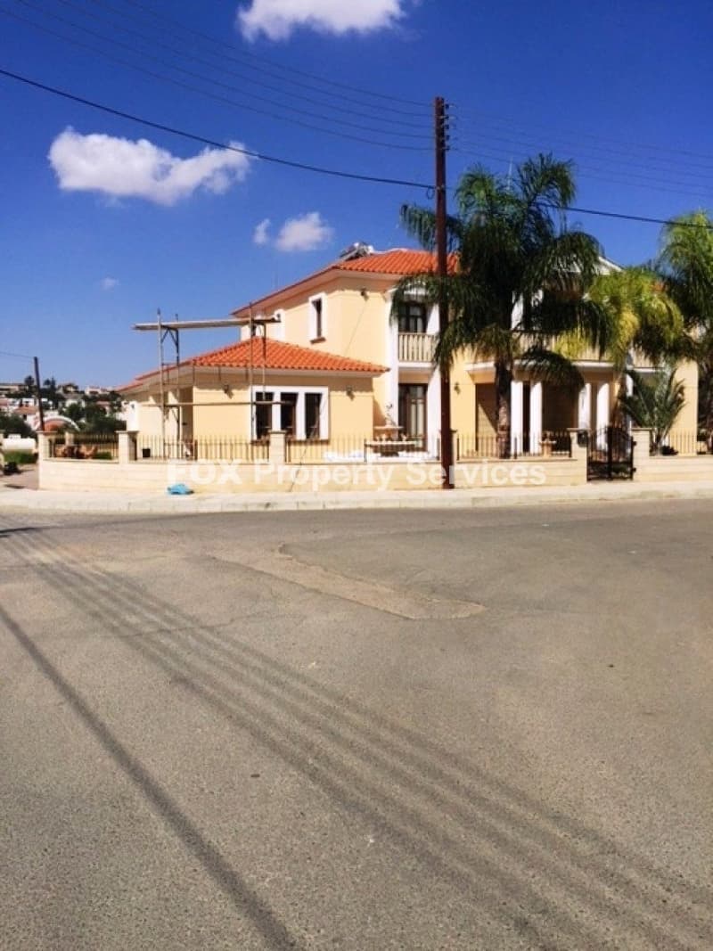 5 Bedroom Detached House for Sale in Nicosia, Lakatameia