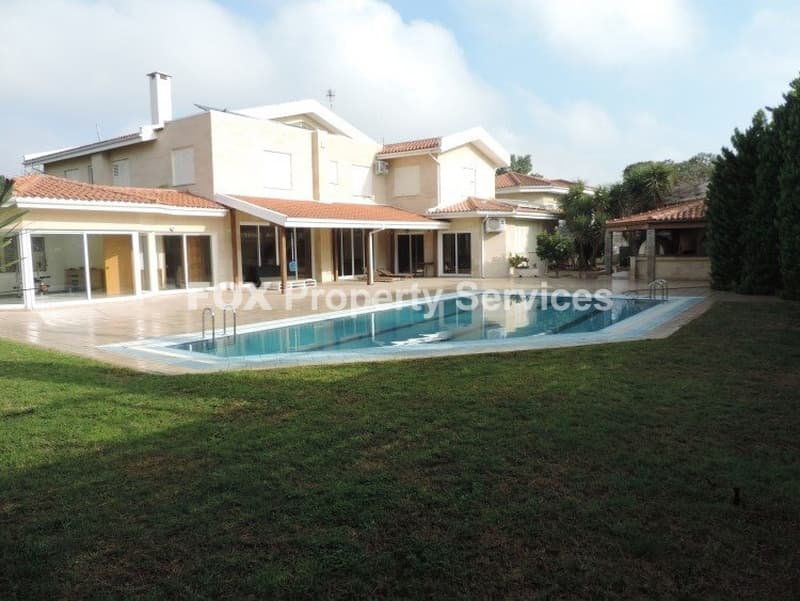6 Bedroom Detached House for Sale in Nicosia, Latsia