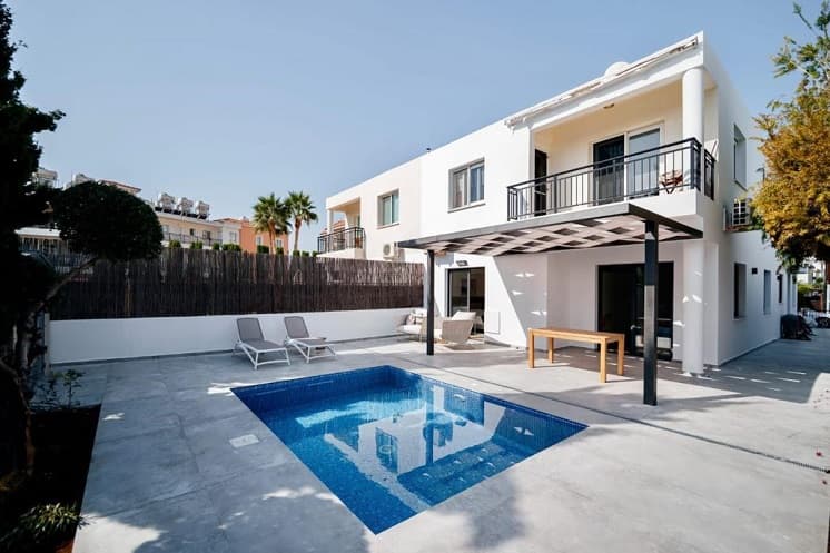 3-bedrooms apartments in Paphos, Cyprus.