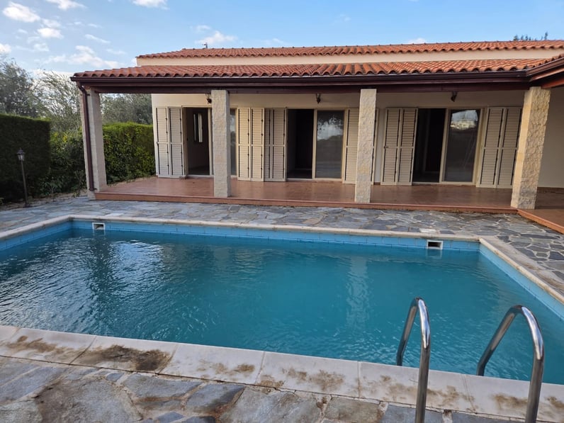 4 Bedroom Bungalow for Rent – Mesogi, Paphos