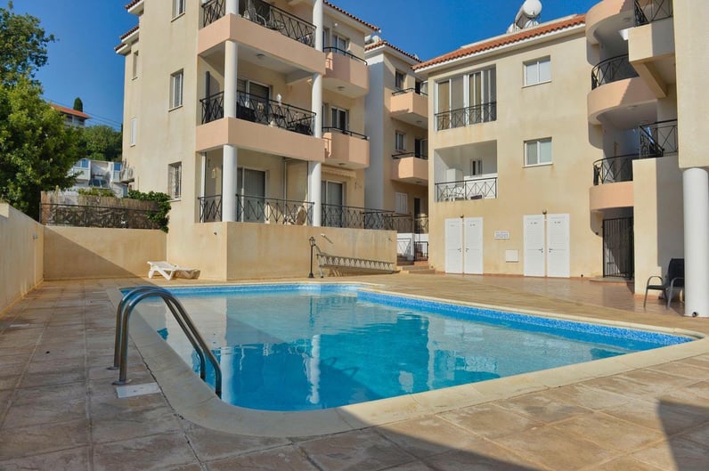 2 Bedroom Ground Floor Apartment for Rent – Universal, Paphos